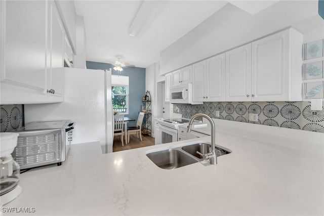 2740 Cypress Trace CIR 2725, Naples, FL 34119