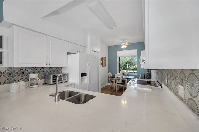 2740 Cypress Trace CIR 2725, Naples, FL 34119