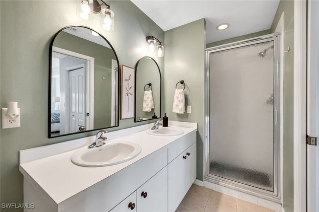 2740 Cypress Trace CIR 2725, Naples, FL 34119