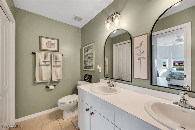 2740 Cypress Trace CIR 2725, Naples, FL 34119