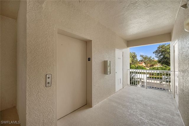 2740 Cypress Trace CIR 2725, Naples, FL 34119