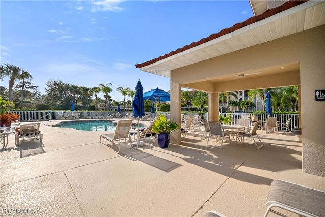 2740 Cypress Trace CIR 2725, Naples, FL 34119