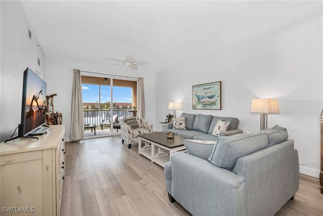 2740 Cypress Trace CIR 2725, Naples, FL 34119