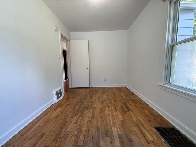 1520 Bronx Avenue, Kalamazoo Twp, MI 49048