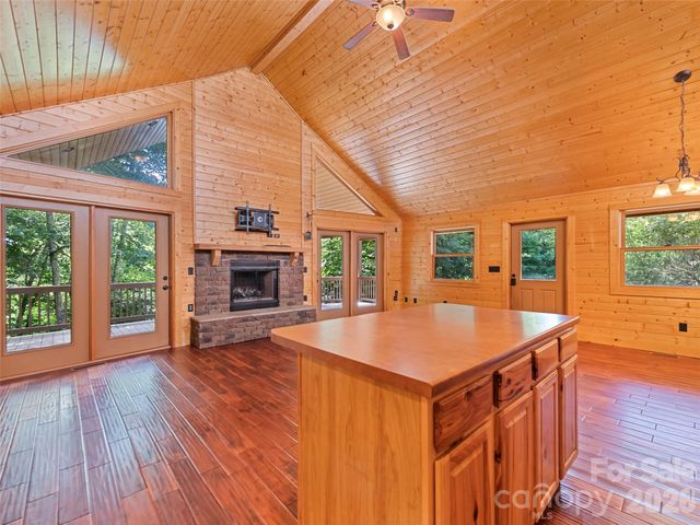 51 Stony Pond Lane, Canton, NC 28716