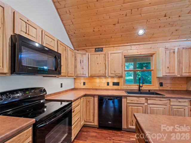 51 Stony Pond Lane, Canton, NC 28716