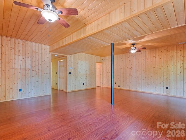 51 Stony Pond Lane, Canton, NC 28716
