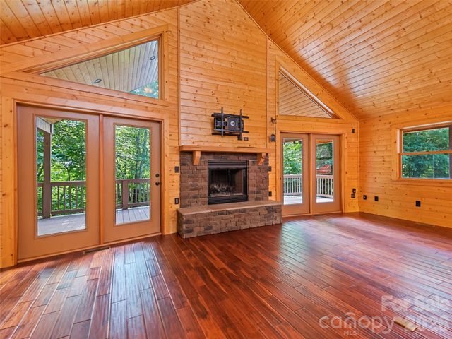 51 Stony Pond Lane, Canton, NC 28716