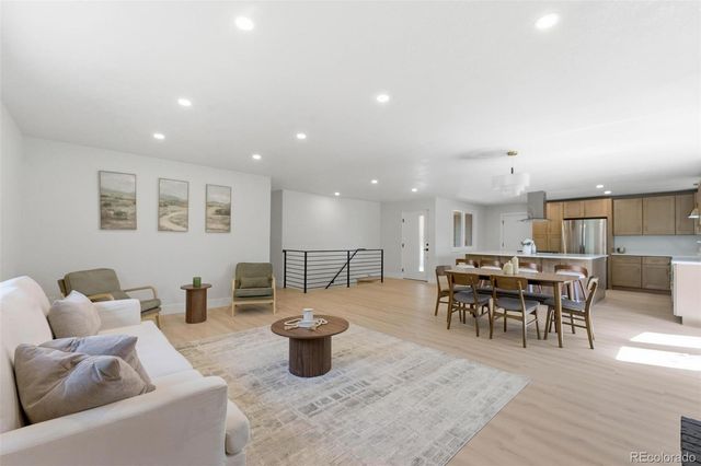 2126 S Yarrow Street, Lakewood, CO 80227