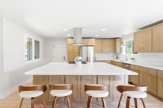 2126 S Yarrow Street, Lakewood, CO 80227