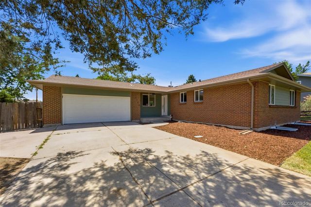 2126 S Yarrow Street, Lakewood, CO 80227