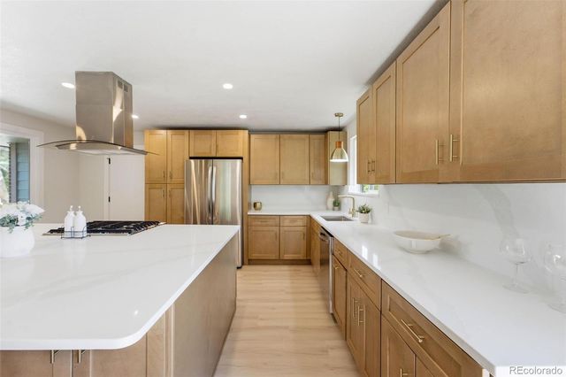 2126 S Yarrow Street, Lakewood, CO 80227