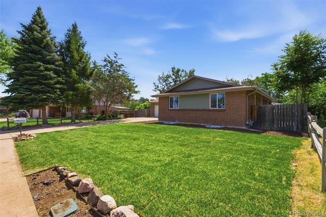 2126 S Yarrow Street, Lakewood, CO 80227
