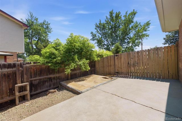 2126 S Yarrow Street, Lakewood, CO 80227