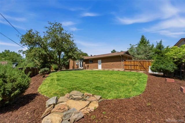 2126 S Yarrow Street, Lakewood, CO 80227