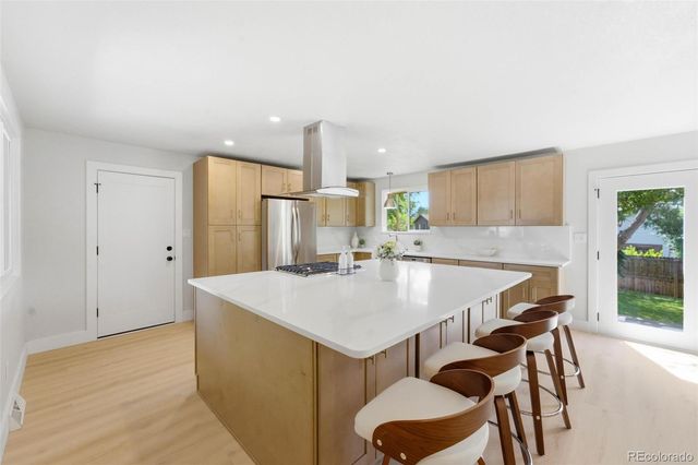2126 S Yarrow Street, Lakewood, CO 80227
