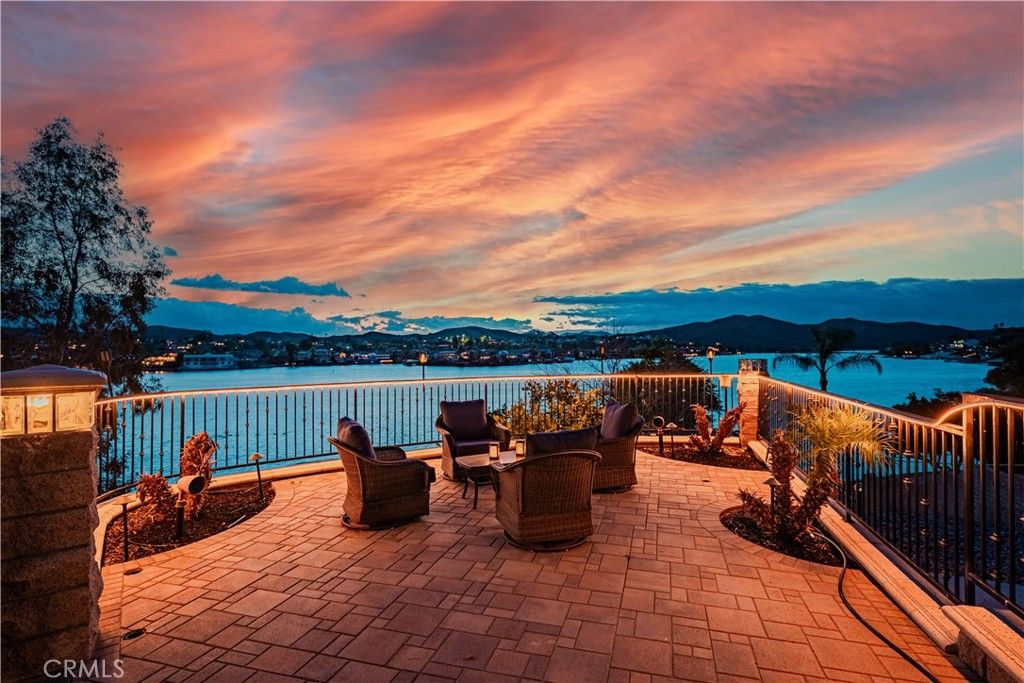 Image 11 of property listing at 29723 Eagle Point Drive, Canyon Lake, CA 92587