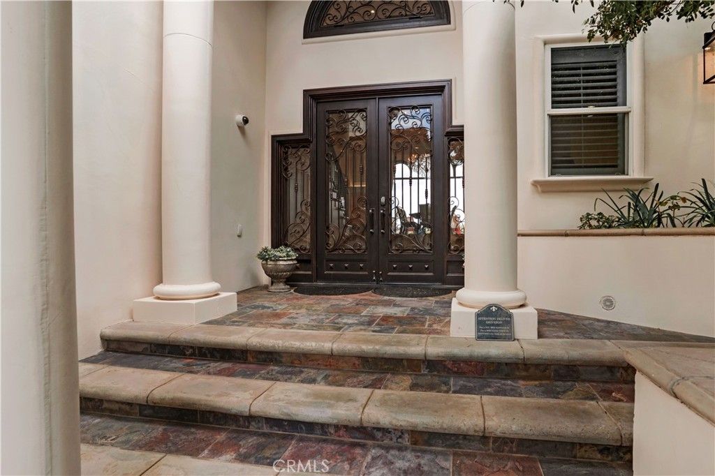 Image 21 of property listing at 29723 Eagle Point Drive, Canyon Lake, CA 92587