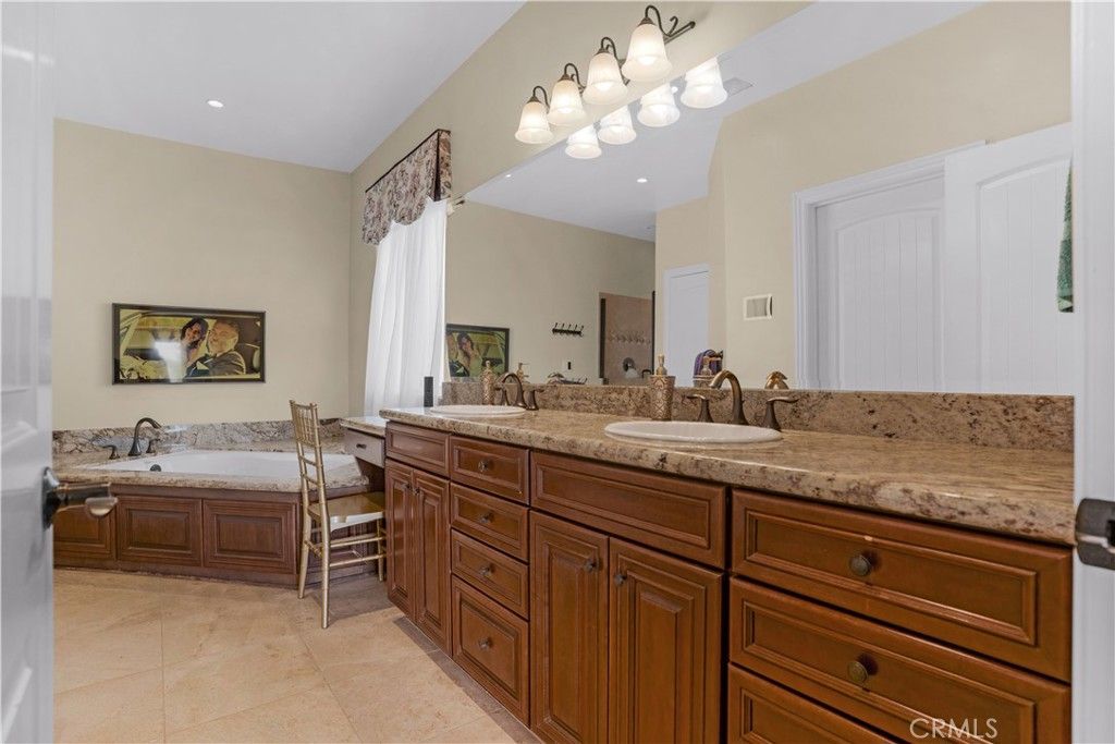 Image 44 of property listing at 29723 Eagle Point Drive, Canyon Lake, CA 92587