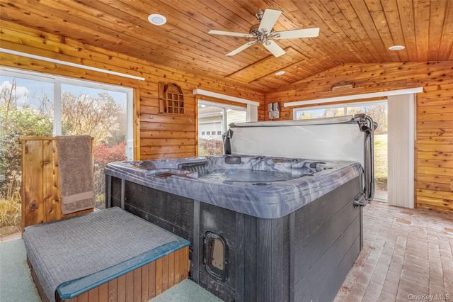 1896 Route 44 55, Modena, NY 12548