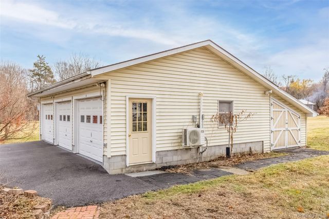 1896 Route 44 55, Modena, NY 12548