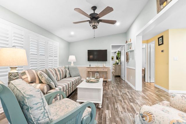 460 Fair Oaks Dr., Surfside Beach, SC 29575