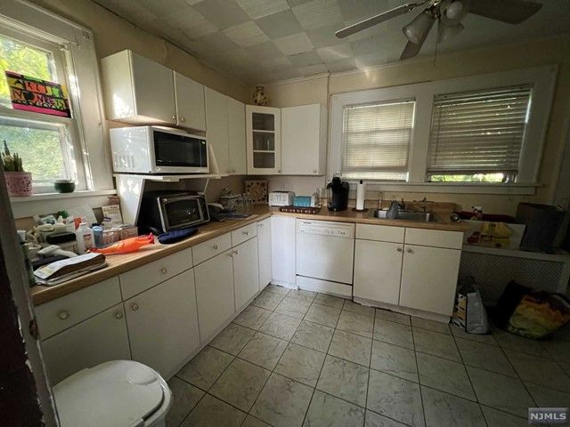 11 North Farview Avenue, Paramus, NJ 07652