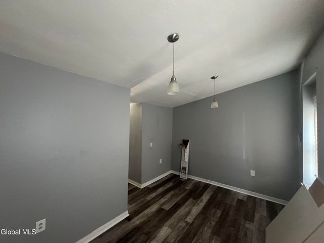 663 2nd Avenue 1R, Troy, NY 12182