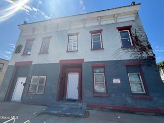 663 2nd Avenue 1R, Troy, NY 12182