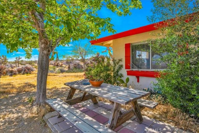 4816 Terry Lane, Yucca Valley, CA 92284