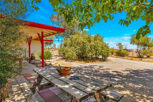 4816 Terry Lane, Yucca Valley, CA 92284