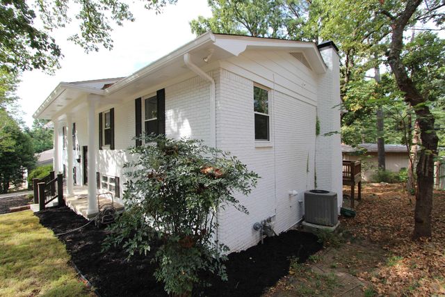1722 Alberta Dr, Little Rock, AR 72227