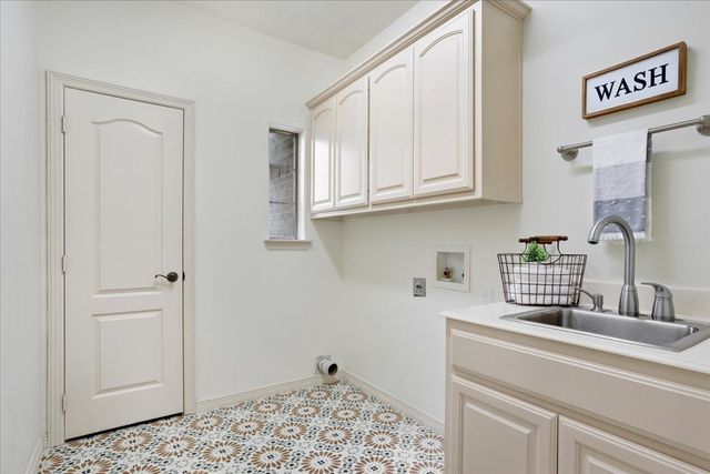 102 Buckskin Drive, Van Alstyne, TX 75495