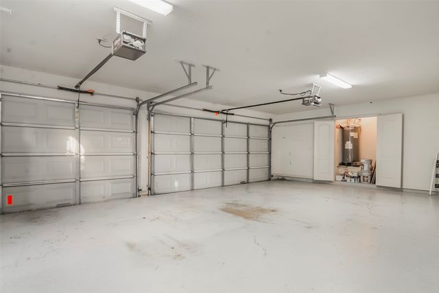 102 Buckskin Drive, Van Alstyne, TX 75495