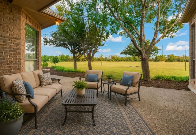 102 Buckskin Drive, Van Alstyne, TX 75495