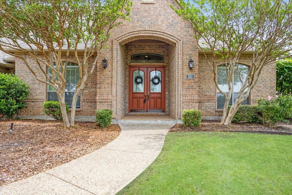 102 Buckskin Drive, Van Alstyne, TX 75495