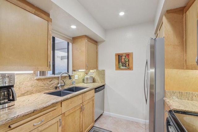 1050 E Ramon Road 41, Palm Springs, CA 92264