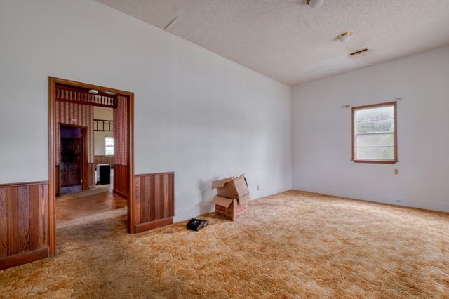 701 NE 1st ST, Smithville, TX 78957