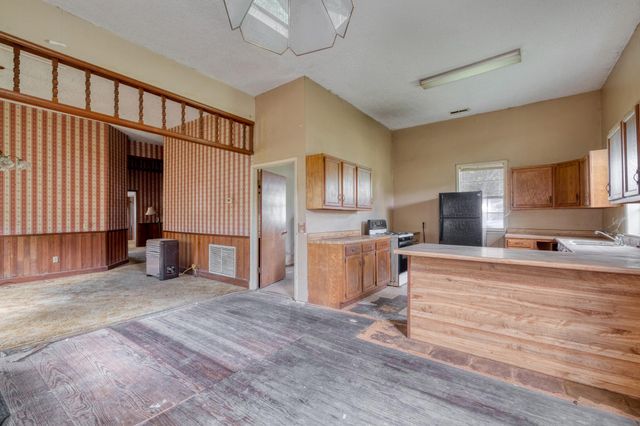701 NE 1st ST, Smithville, TX 78957