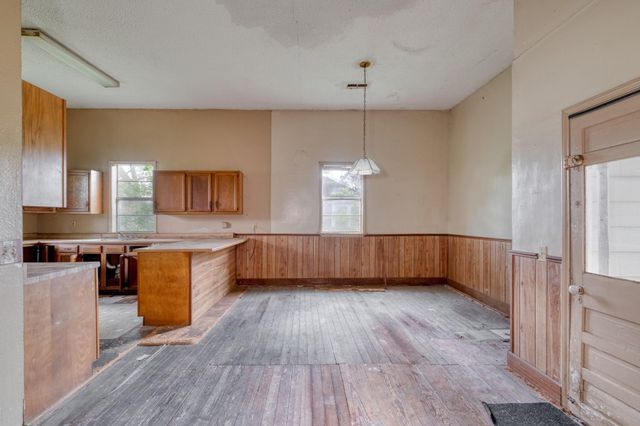 701 NE 1st ST, Smithville, TX 78957