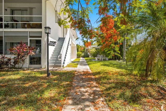 1964 NE 172nd Street Efficiency, North Miami Beach, FL 33162
