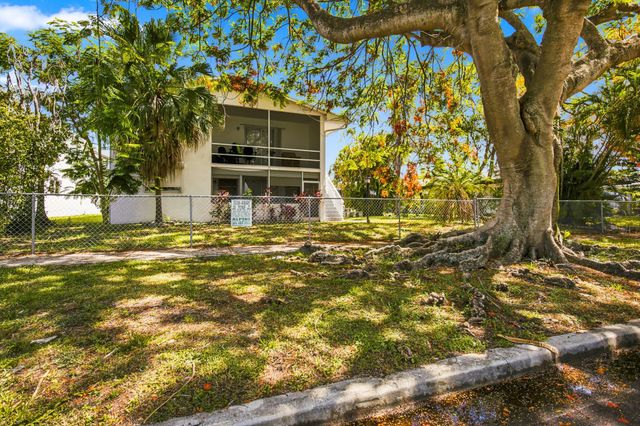 1964 NE 172nd Street Efficiency, North Miami Beach, FL 33162