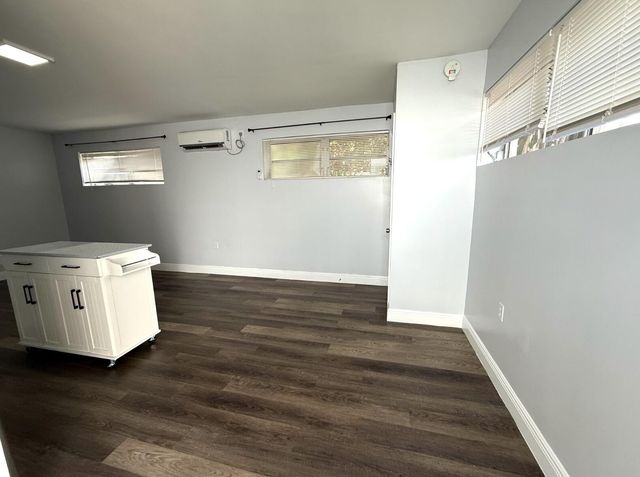 1964 NE 172nd Street Efficiency, North Miami Beach, FL 33162
