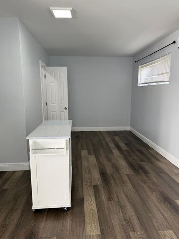 1964 NE 172nd Street Efficiency, North Miami Beach, FL 33162