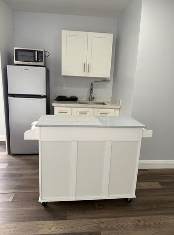 1964 NE 172nd Street Efficiency, North Miami Beach, FL 33162