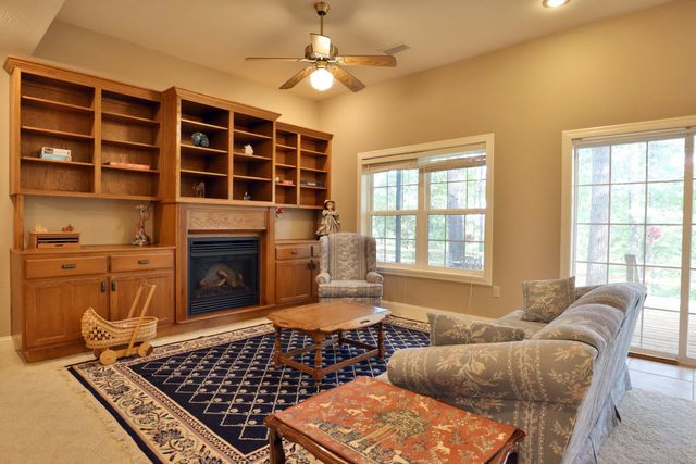 607 Sumac Lane, Marshfield, MO 65706