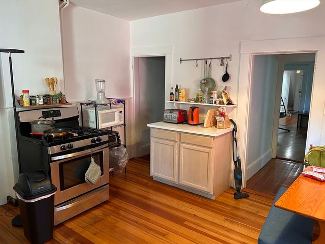 104 Inman 1, Cambridge, MA 02139