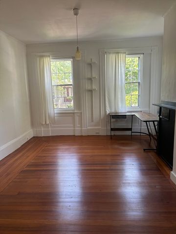 104 Inman 1, Cambridge, MA 02139