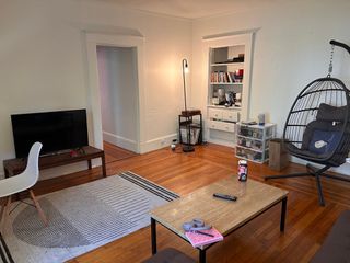 104 Inman 1, Cambridge, MA 02139