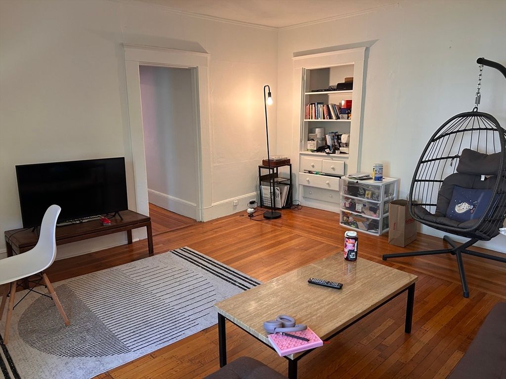 104 Inman 1, Cambridge, MA 02139